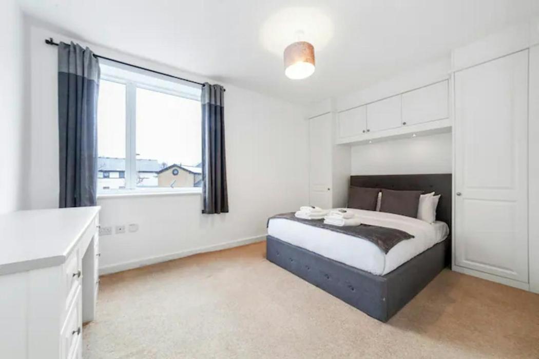 Appartamento Stunning Double Bed Flat With Private Balcony & Free Parking